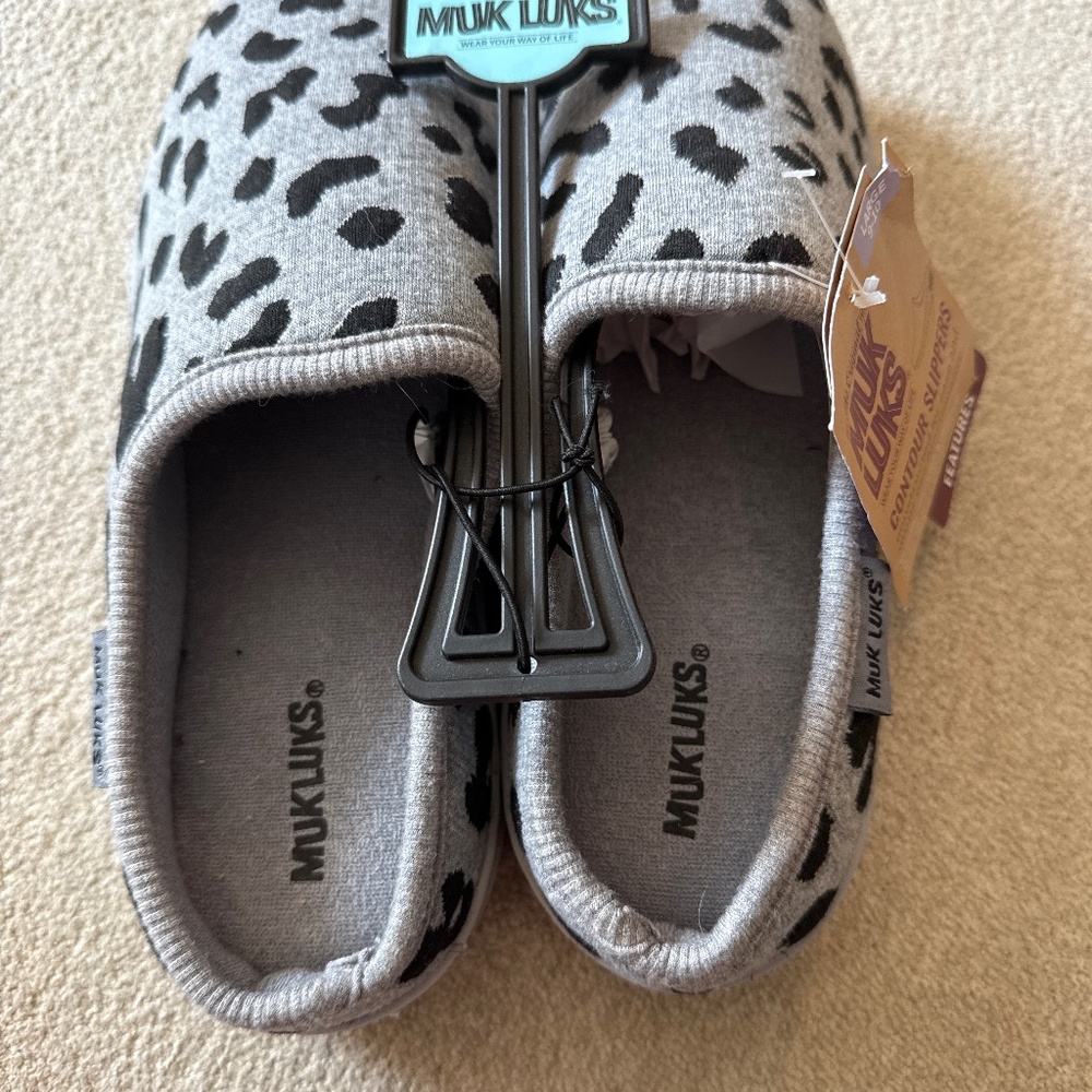 Muk Luks contour slippers